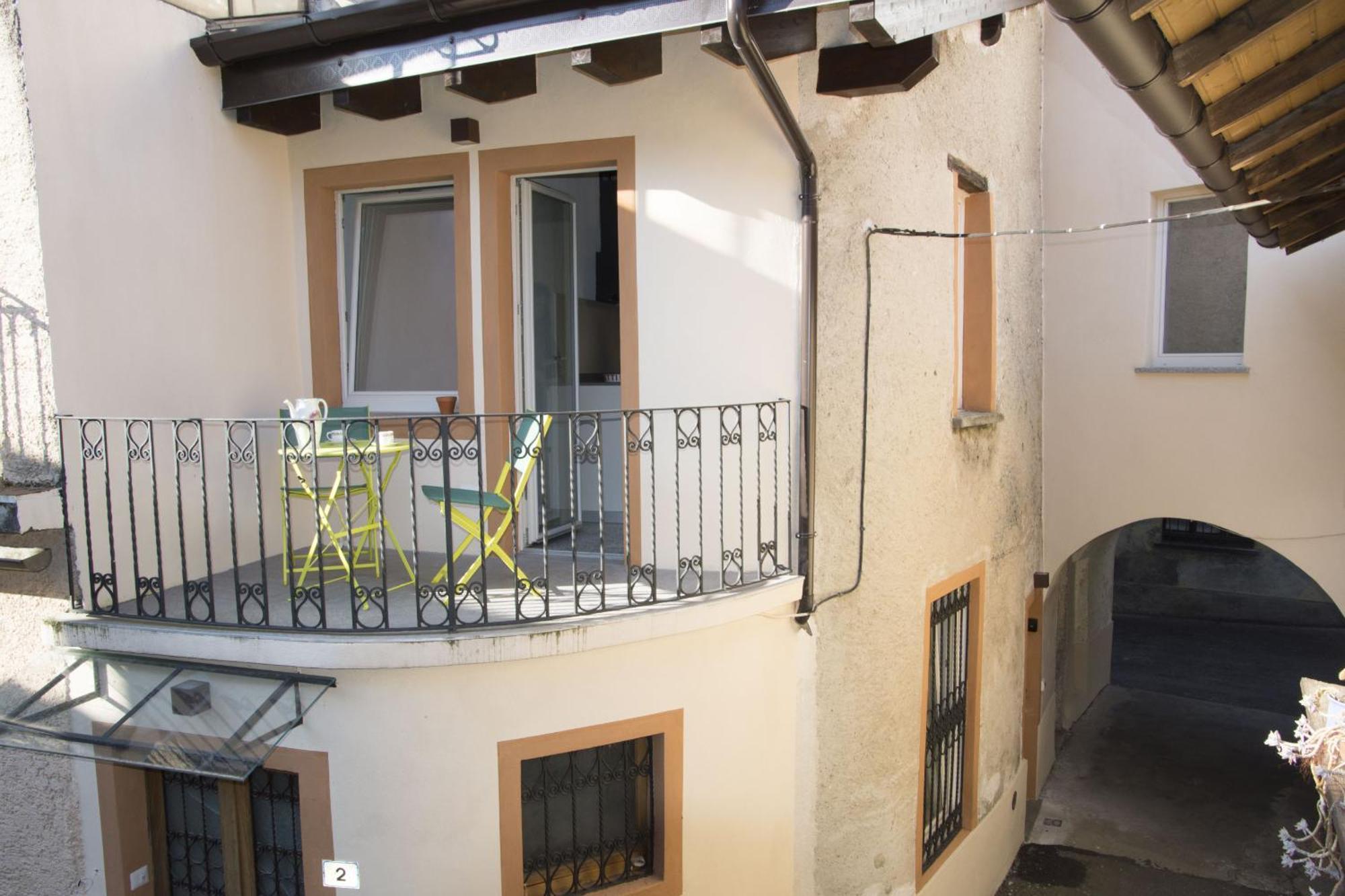 Appartamento Casa Lea Castelveccana Esterno foto