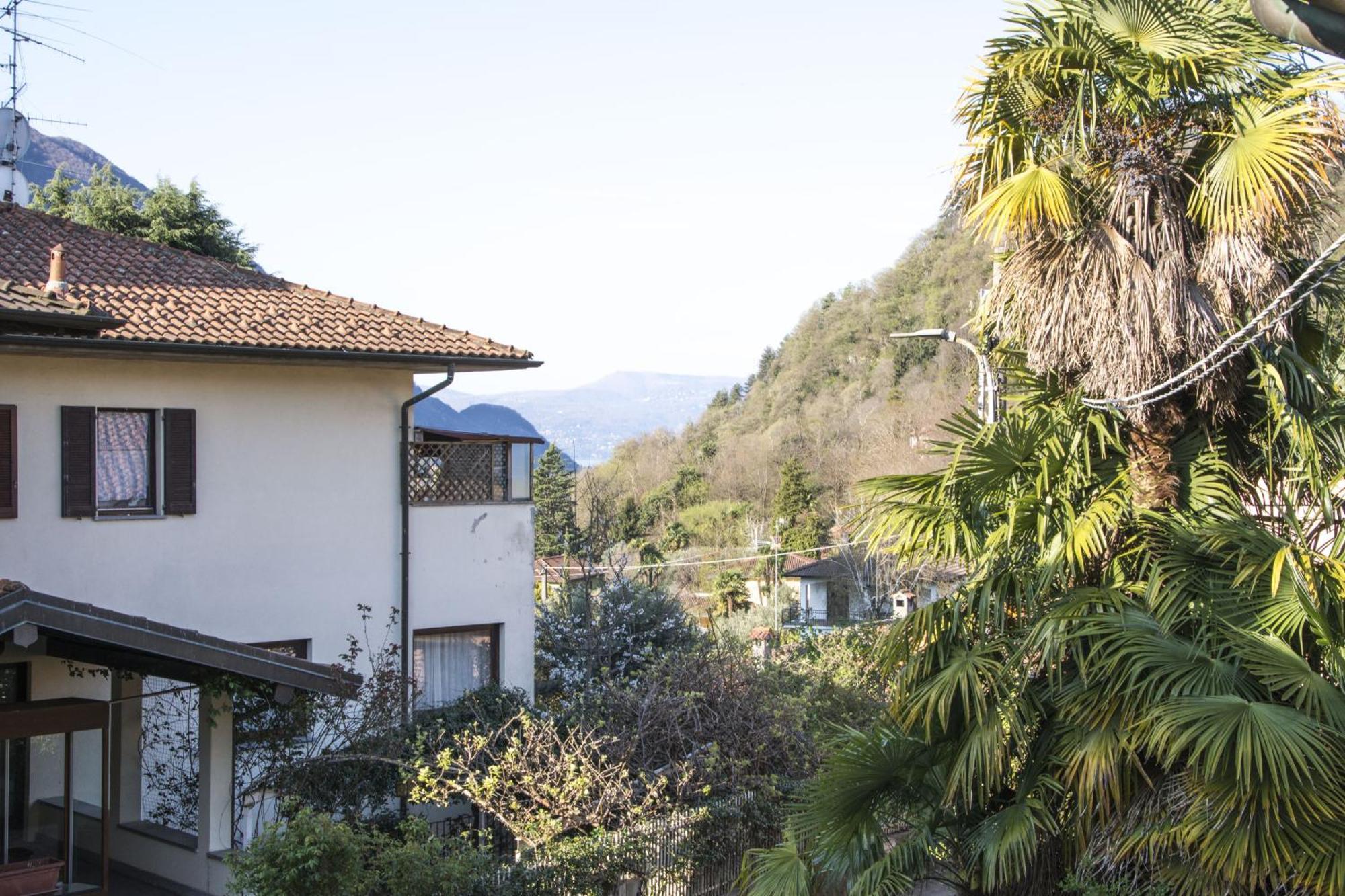 Appartamento Casa Lea Castelveccana Esterno foto