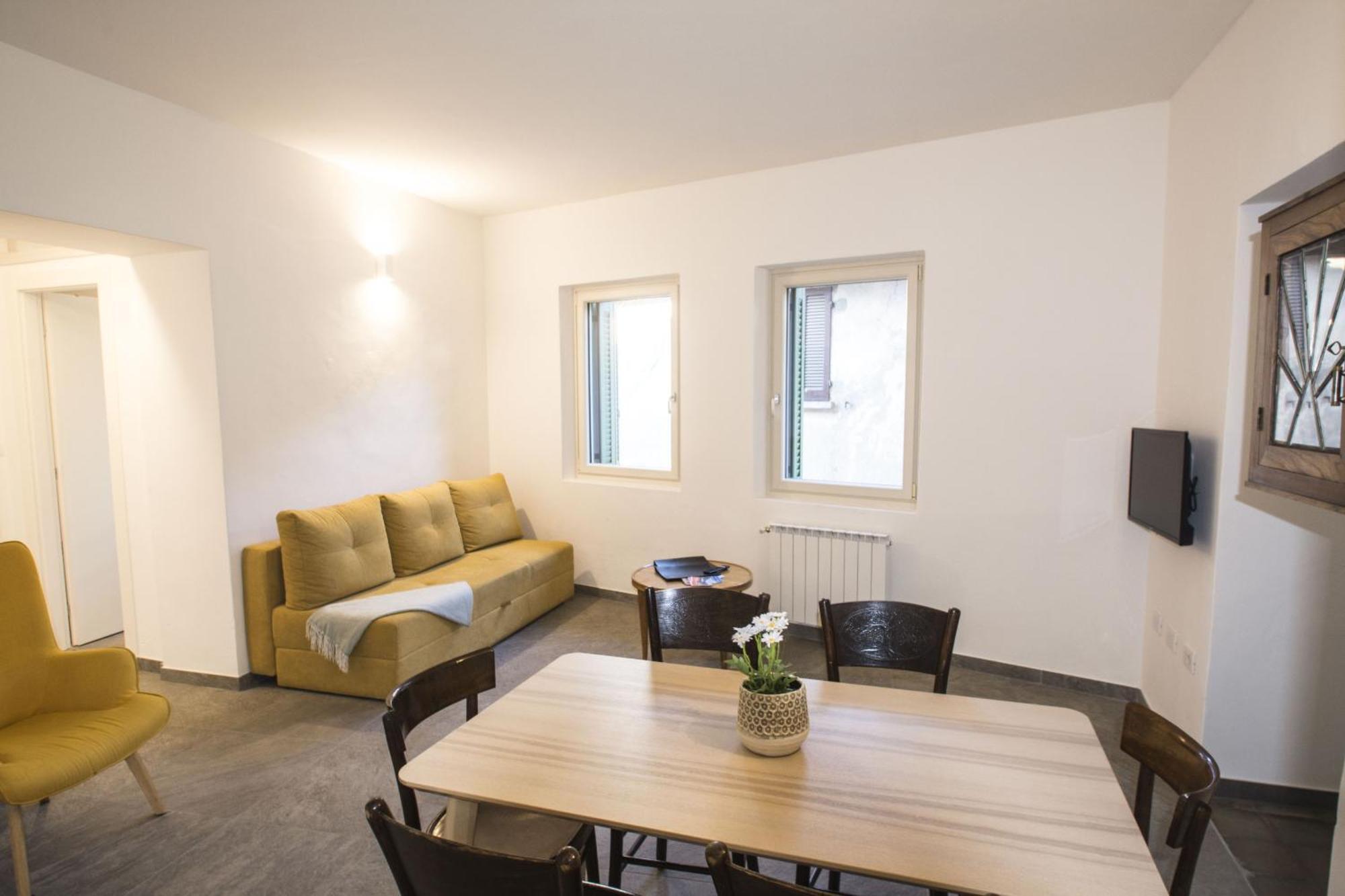 Appartamento Casa Lea Castelveccana Esterno foto